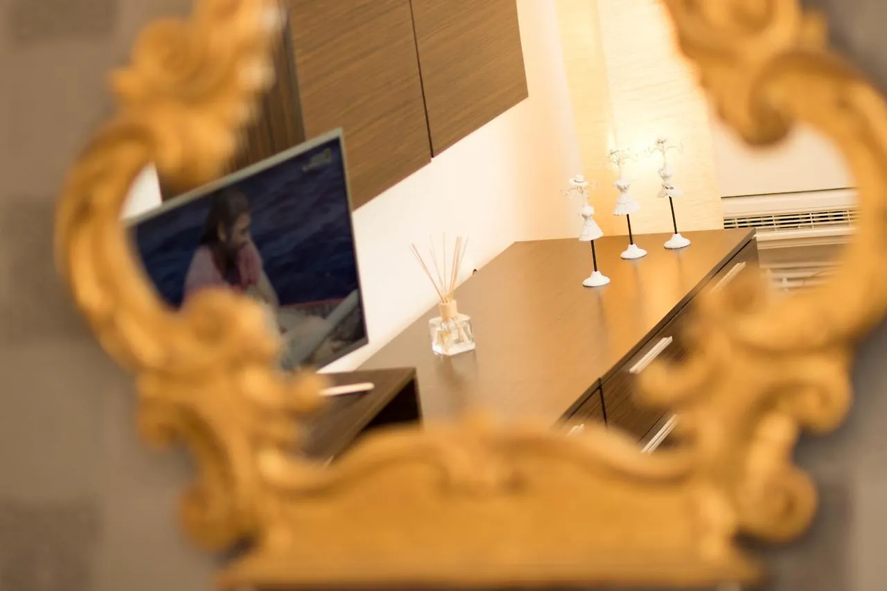 Celinesuites-Downtown Bucharest Apartment