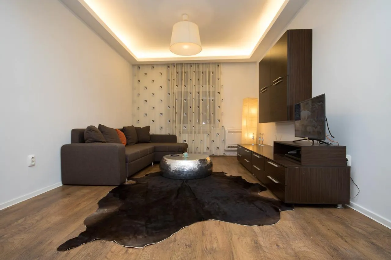 Celinesuites-Downtown Бухарест Апартаменты